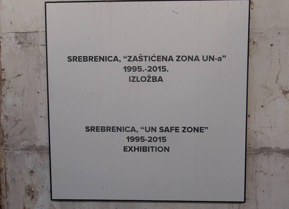 Een bezoek aan Srebrenica herdenkingscentrum Genocide Memorial in Potočari 