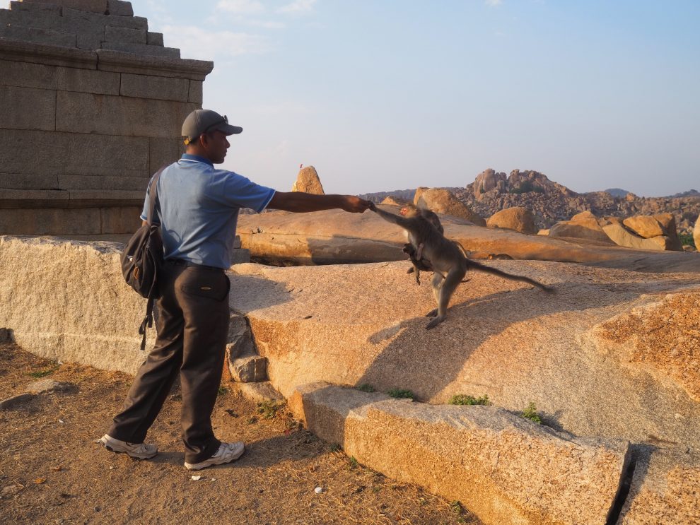 Reizen naar Hampi,Hemakuta Hill Temple, travel guide to Hampi India 