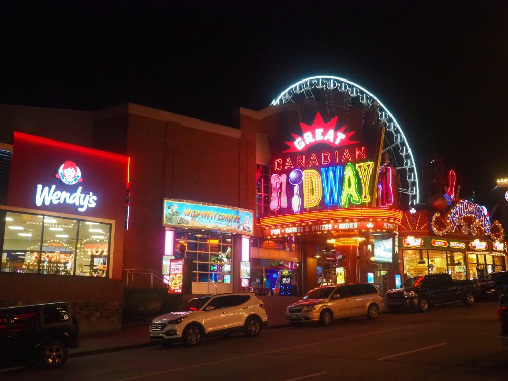 een bezoek aan de Niagara watervallen, tips. Niagara Falls. Clifton Hill, Great Canadian Midway