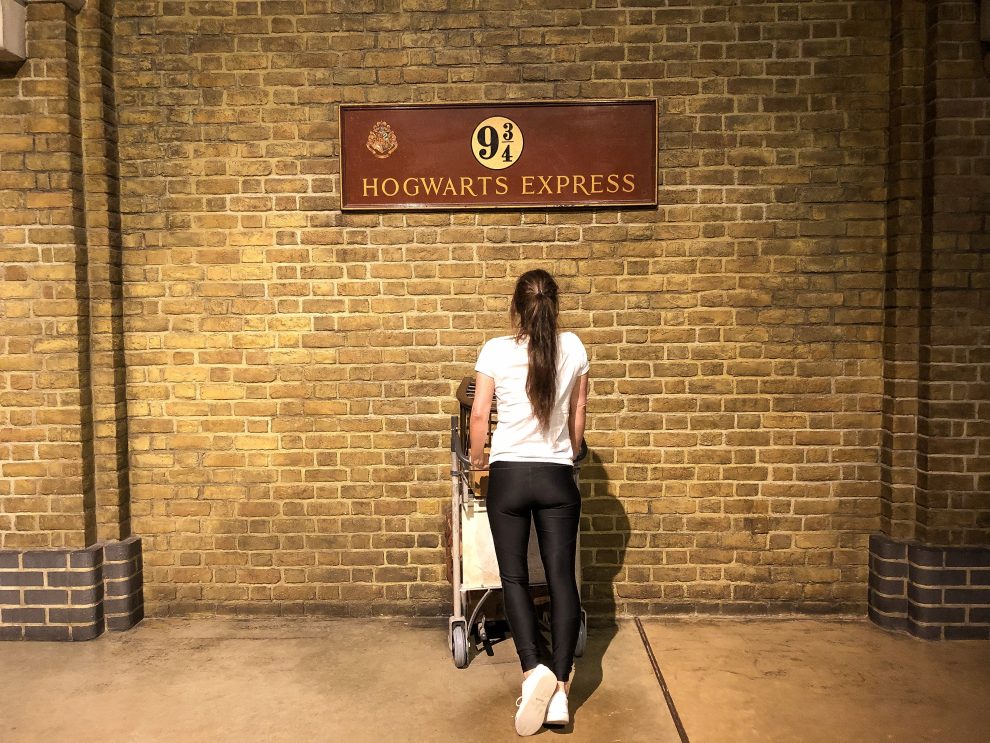 bezoek aan de Harry Potter Studio Tour in London. Platform 9.3 Hogwarts Express. Harry Potter in London. 