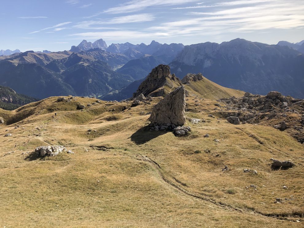 Vakantie naar Zuid Tirol, Dolomieten in de zomer - Rosengartengruppe - Christomannos monument Vakantie naar Zuid Tirol, Dolomieten in de zomer - Rosengartengruppe - Christomannos monument