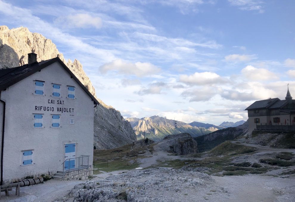 Vakantie naar Zuid Tirol, Dolomieten in de zomer - Rosengartengruppe - Vajolet Towers - how to reach Vajolet hut Vakantie naar Zuid Tirol, Dolomieten in de zomer - Rosengartengruppe - Vajolet Towers - how to reach Vajolet hut