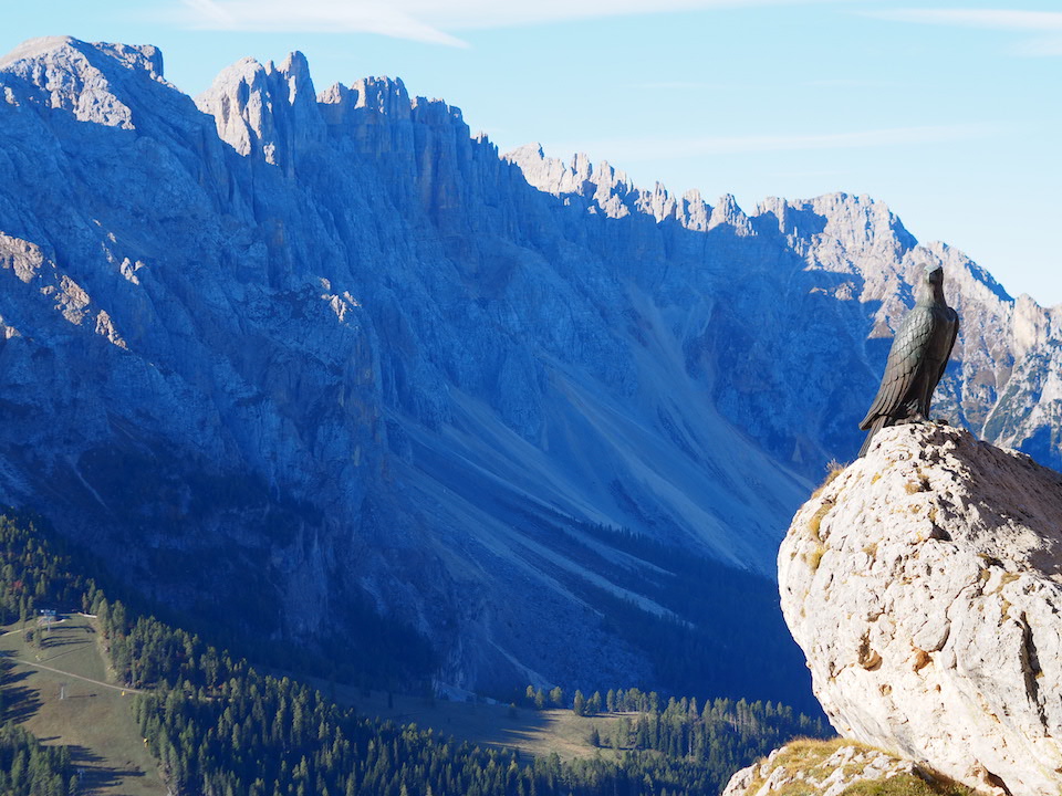 Vakantie naar Zuid Tirol, Dolomieten in de zomer - Rosengartengruppe - Christomannos monument Vakantie naar Zuid Tirol, Dolomieten in de zomer - Rosengartengruppe - Christomannos monument