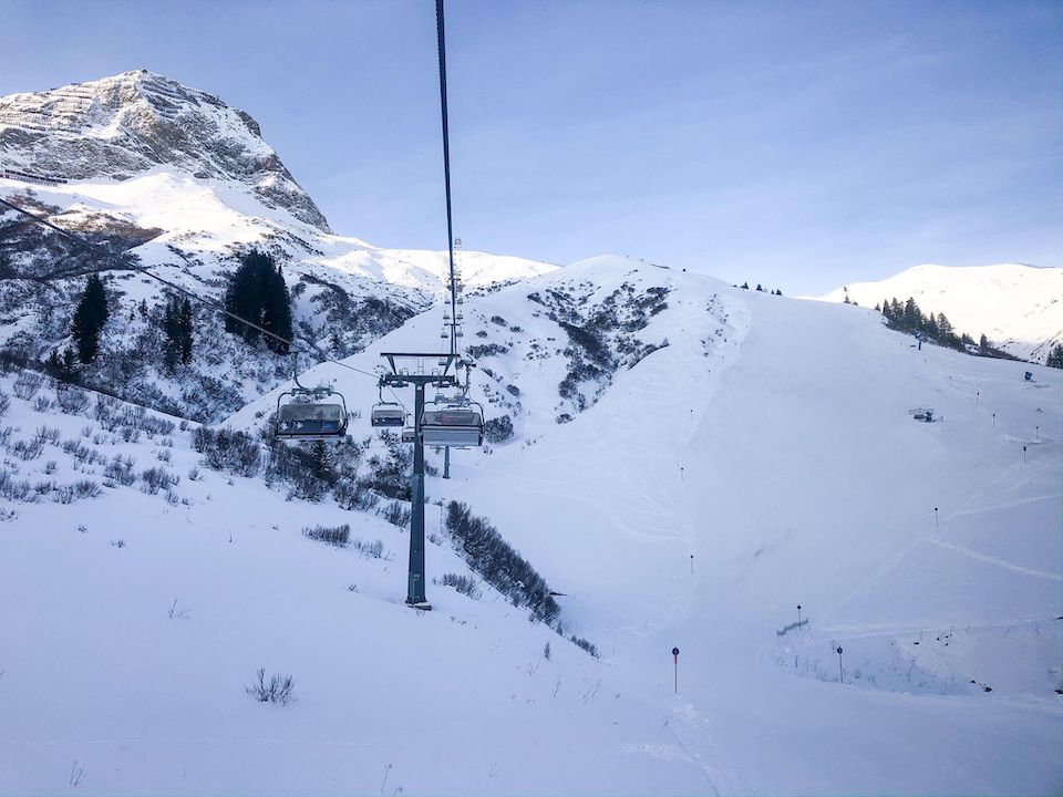 Pure Resort Warth - Schröcken am Arlberg in de winter.