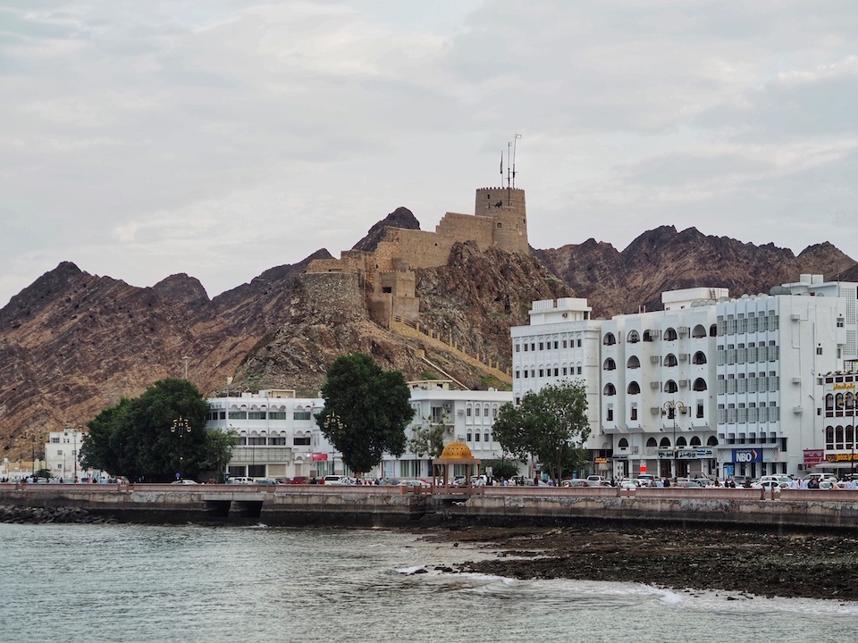 kaart rondreis Oman - de bezienswaardigheden en beste reisroute voor 9 dagen. Muscat kaart rondreis Oman - de bezienswaardigheden en beste reisroute voor 9 dagen. Muscat