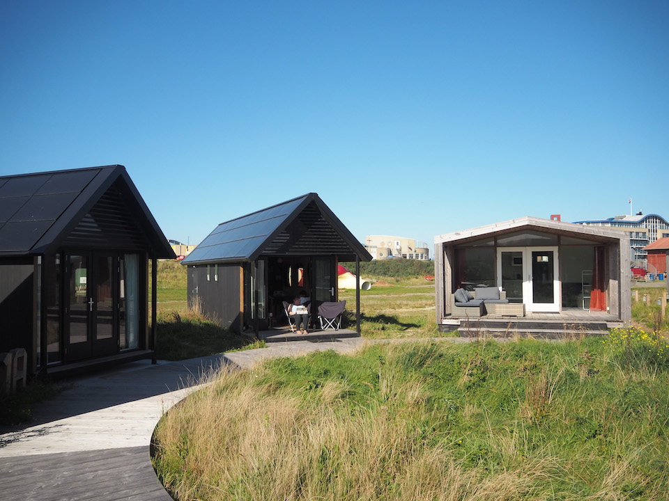 Basecamp IJmuiden, tiny houses digital nomad rauwe duinen 