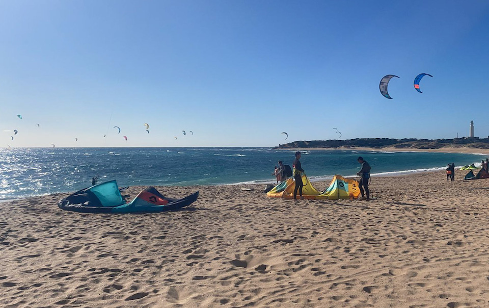 kite surfen outside Tarifa - levante wind Caños de Meca 