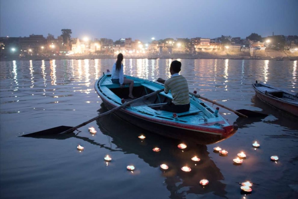 Aarti ceremonie bij de Dasaswamedh Ghat tips bezoek Varanasi
