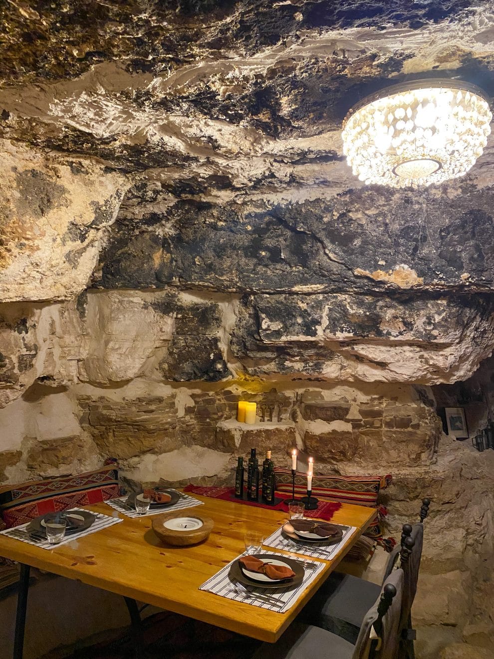 Dineren in een grot Auberge de Tamezret Tunesie