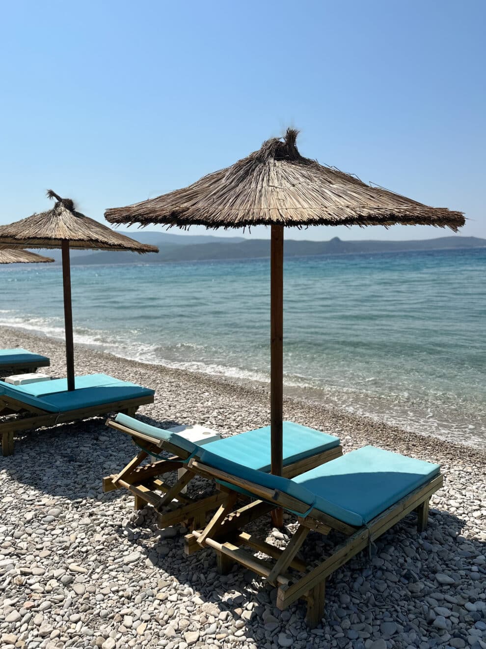 Mooiste stranden van Samos in 2023 - Mykali beach - Taverna Mirto 