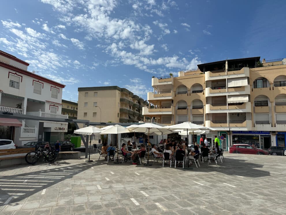 Het dorp La Herradura in Zuid Spanje - Costa Tropical vakantie tips voor 2024