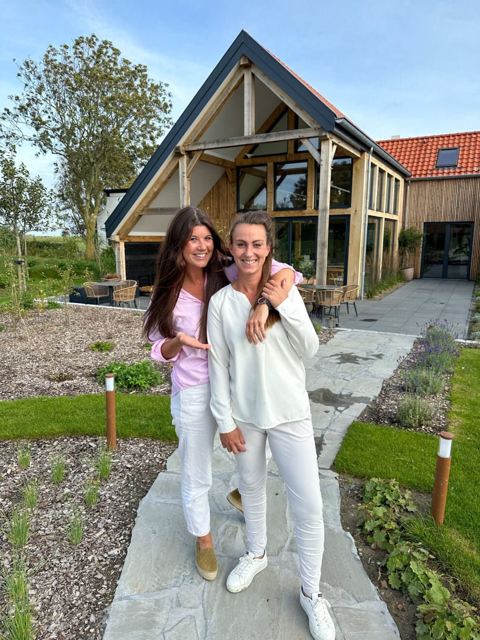 Valerie Jongeneel - Op Oost Texel over haar nieuwe droom - de Waelde Tuin - permacultuur en tipitenten