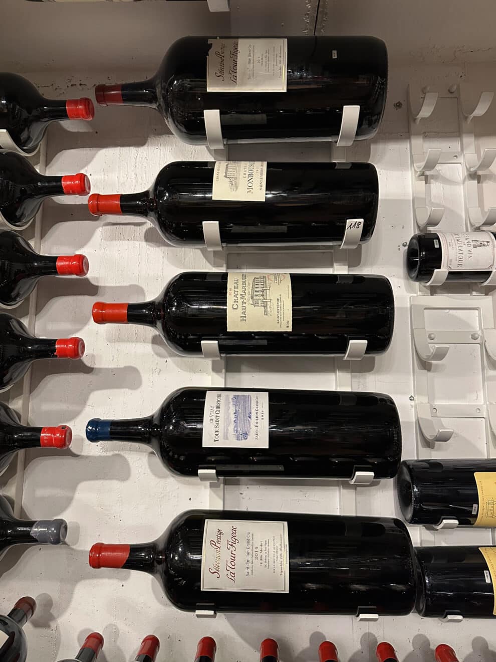 Hospiz Alm - Adi Werner Sankt Anton wintersport 2023/ 2024  grootste Bordeaux prive collectie