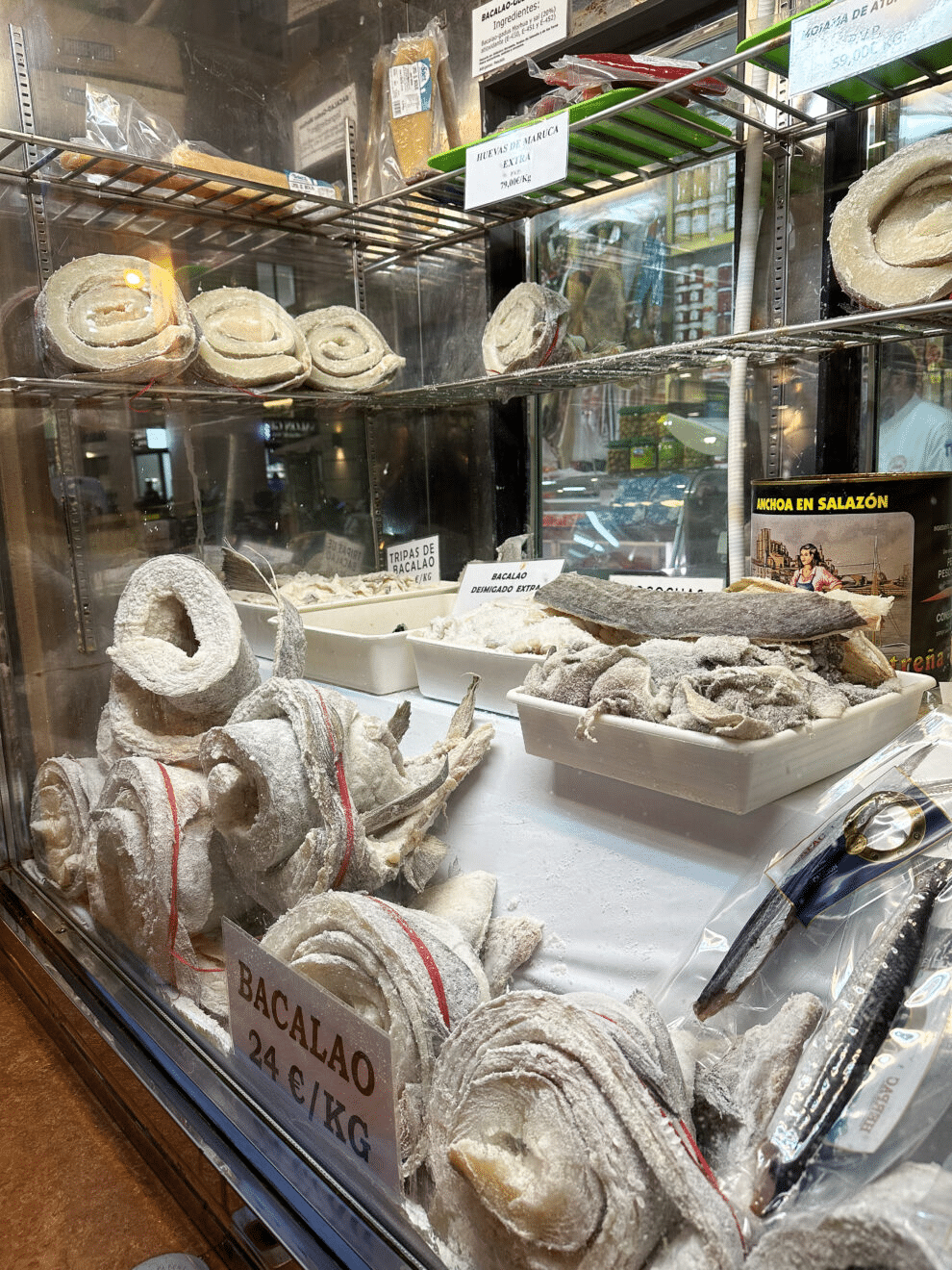 Ultramarinos Juan de Dios Barba mooiste en authentieke lokale delicatesse winkel in Malaga