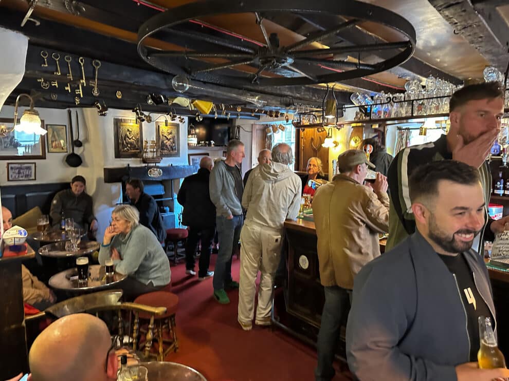 Engelse pub met locals in. North York Moors / Robin's Hood Bay - Laurel Inn