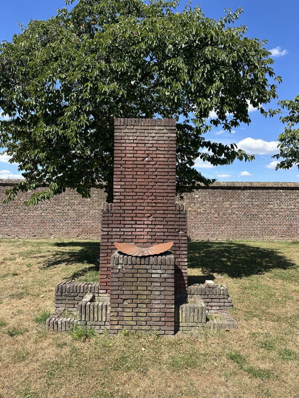 De bezinningstuin - pelgrimsmonument van de Camino naar Santiago in Sittard